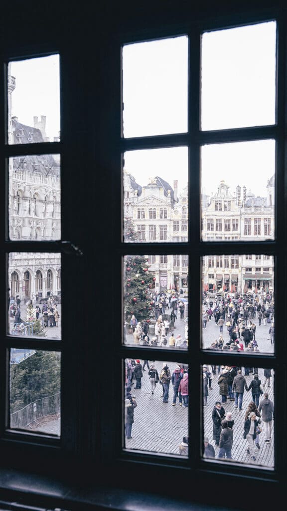 Maison Grand Place 19 Brussels Windows people Winter View Square