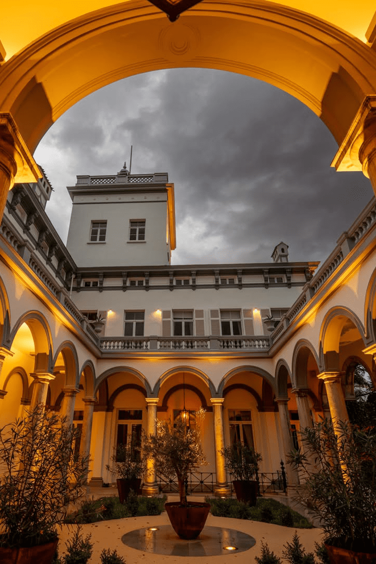 Chateau Drogenbos Cloître Evening Vue