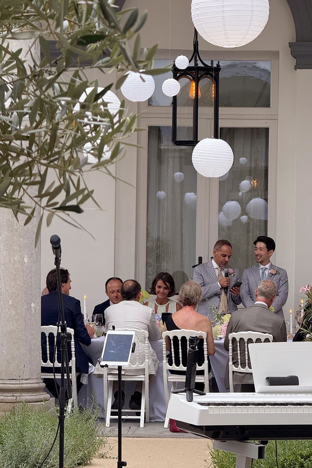 Château de Drogenbos Mariage cloître happy people