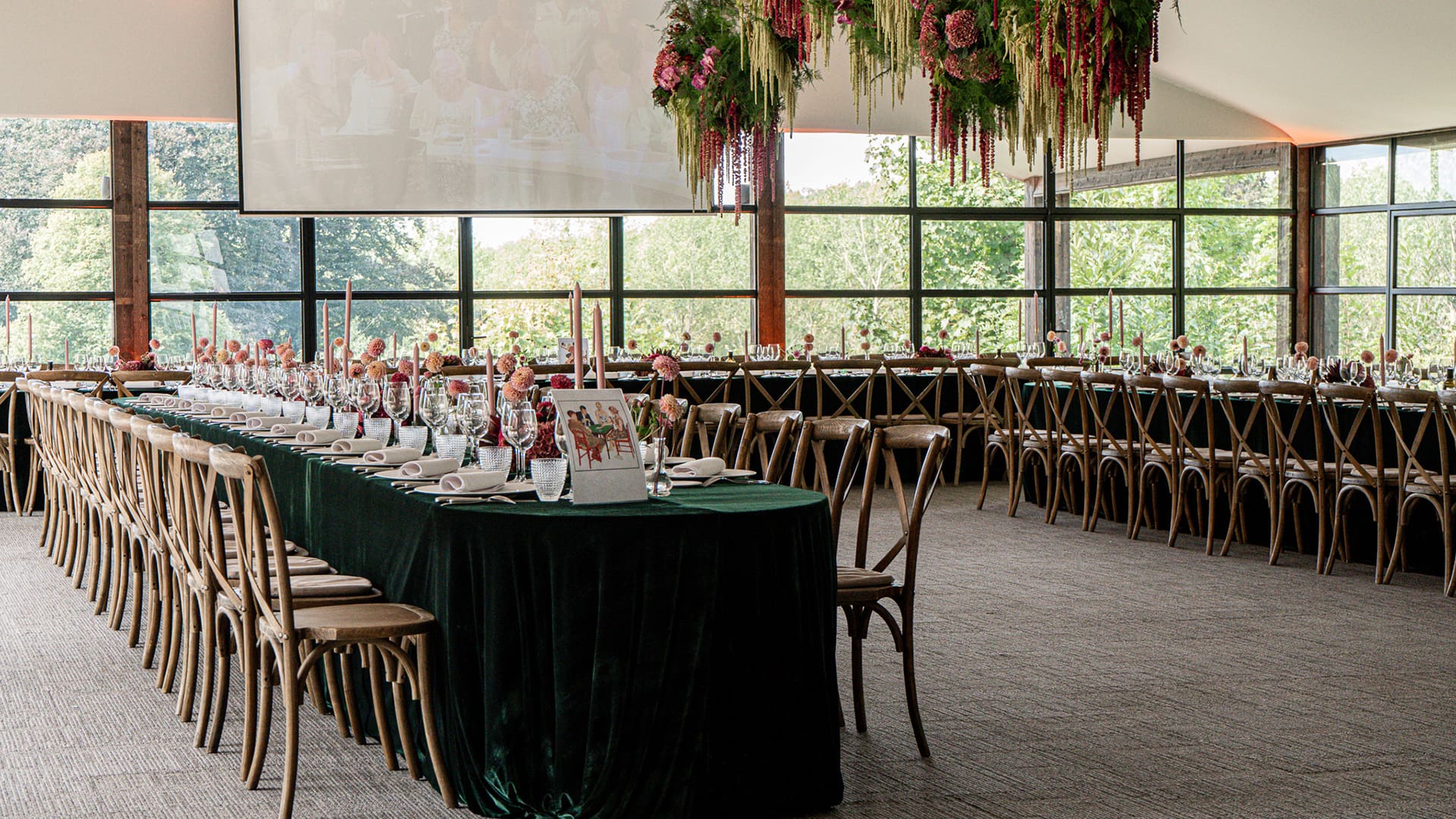 Château de Drogenbos Tente Flower art special dinner Spring colors