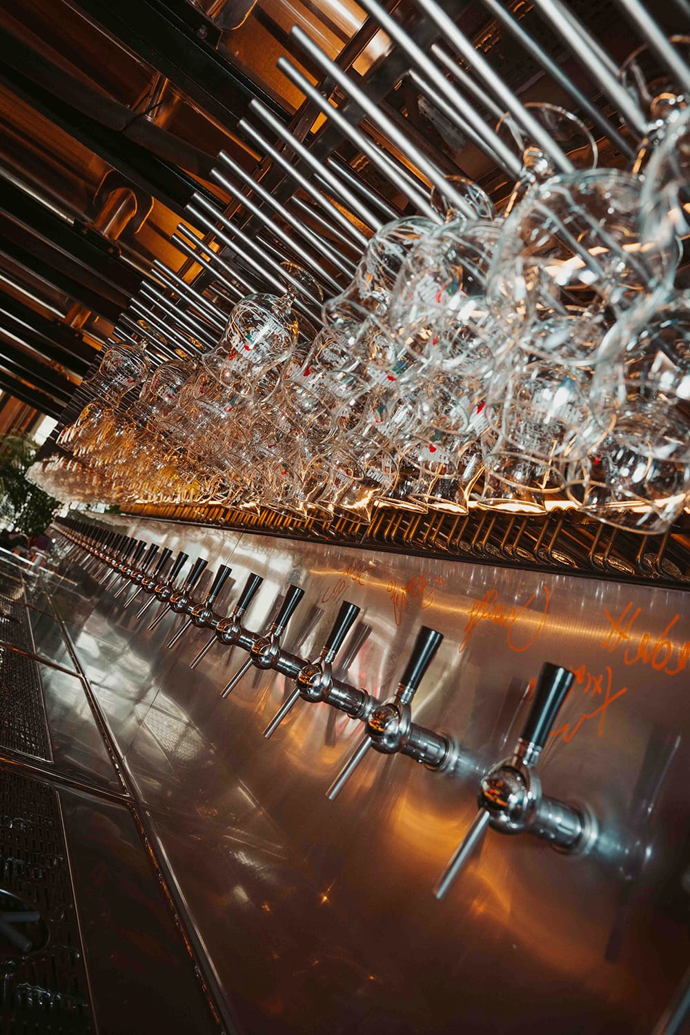 RATZ Food Market Brussels Brut Urban bar plenty of local beers