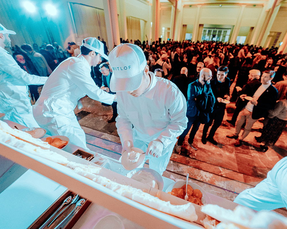Witlof Crispy Bozar event service concept white clothes